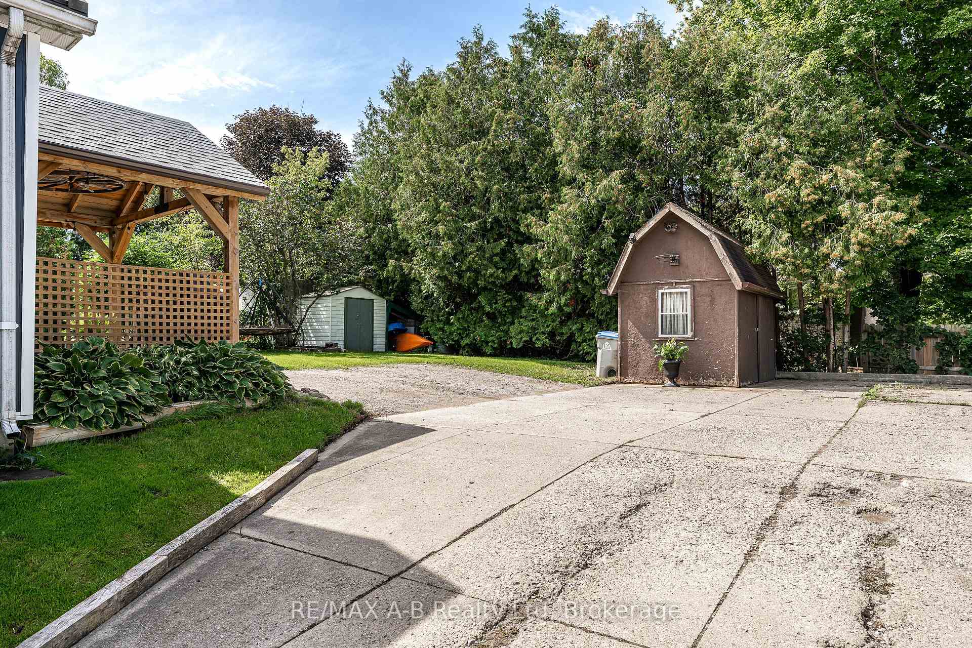 Photo 35 of 158 James Street N, St. Marys — HOMEH
