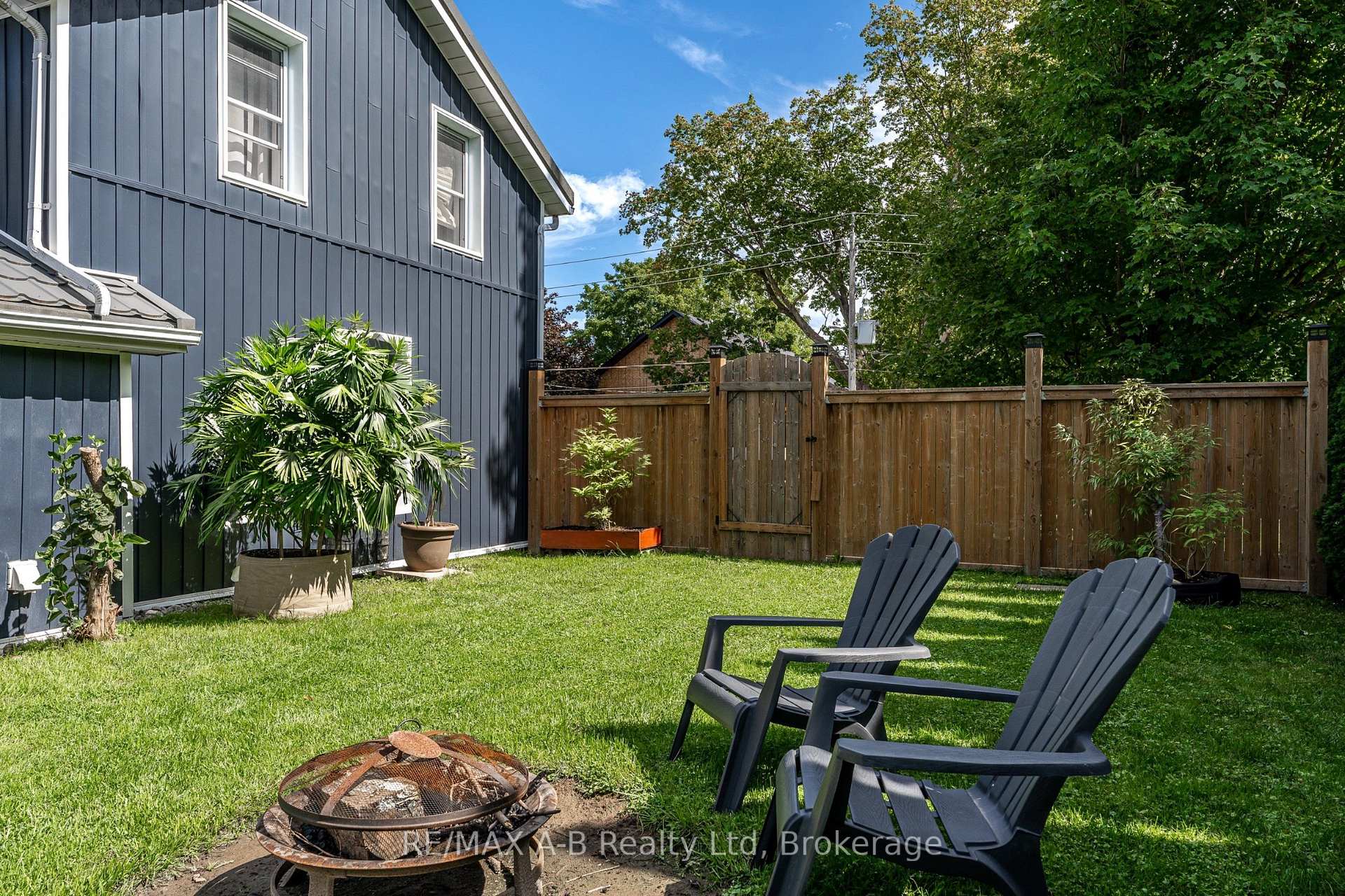 Photo 38 of 158 James Street N, St. Marys — HOMEH