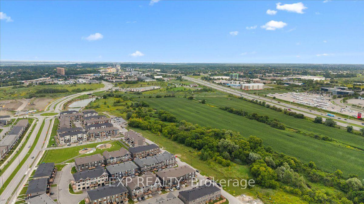 Photo 35 of 302 Clearpath Private, Ottawa, Kanata - Kanata Lakes/Heritage Hills — HOMEH