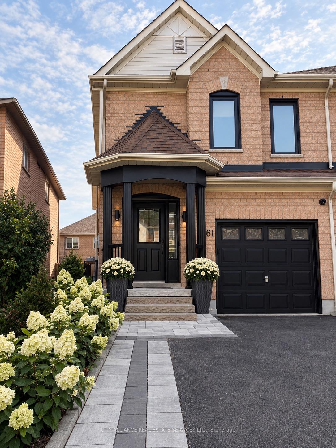 Photo 1 of 61 Knoll Haven Circle, Caledon, Bolton North — HOMEH