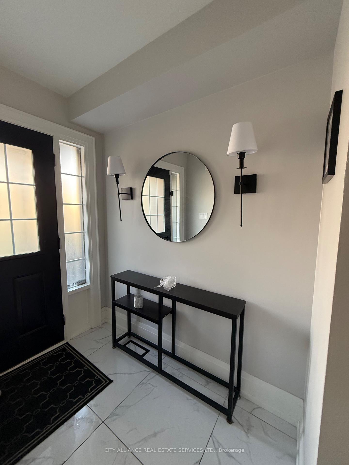 Photo 5 of 61 Knoll Haven Circle, Caledon, Bolton North — HOMEH