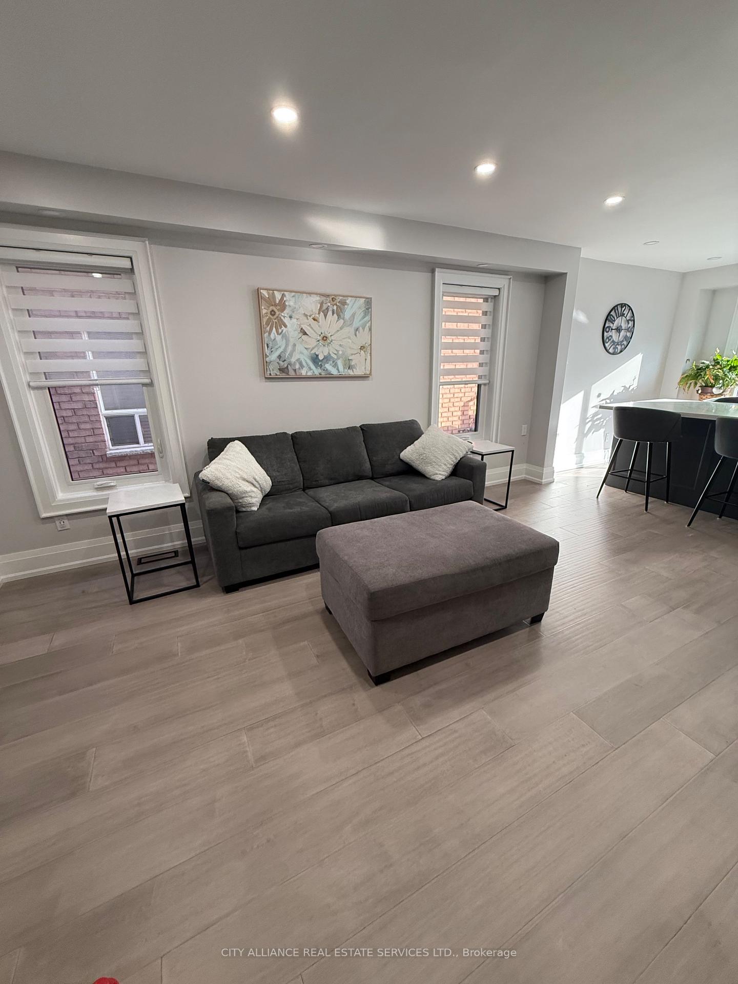 Photo 8 of 61 Knoll Haven Circle, Caledon, Bolton North — HOMEH