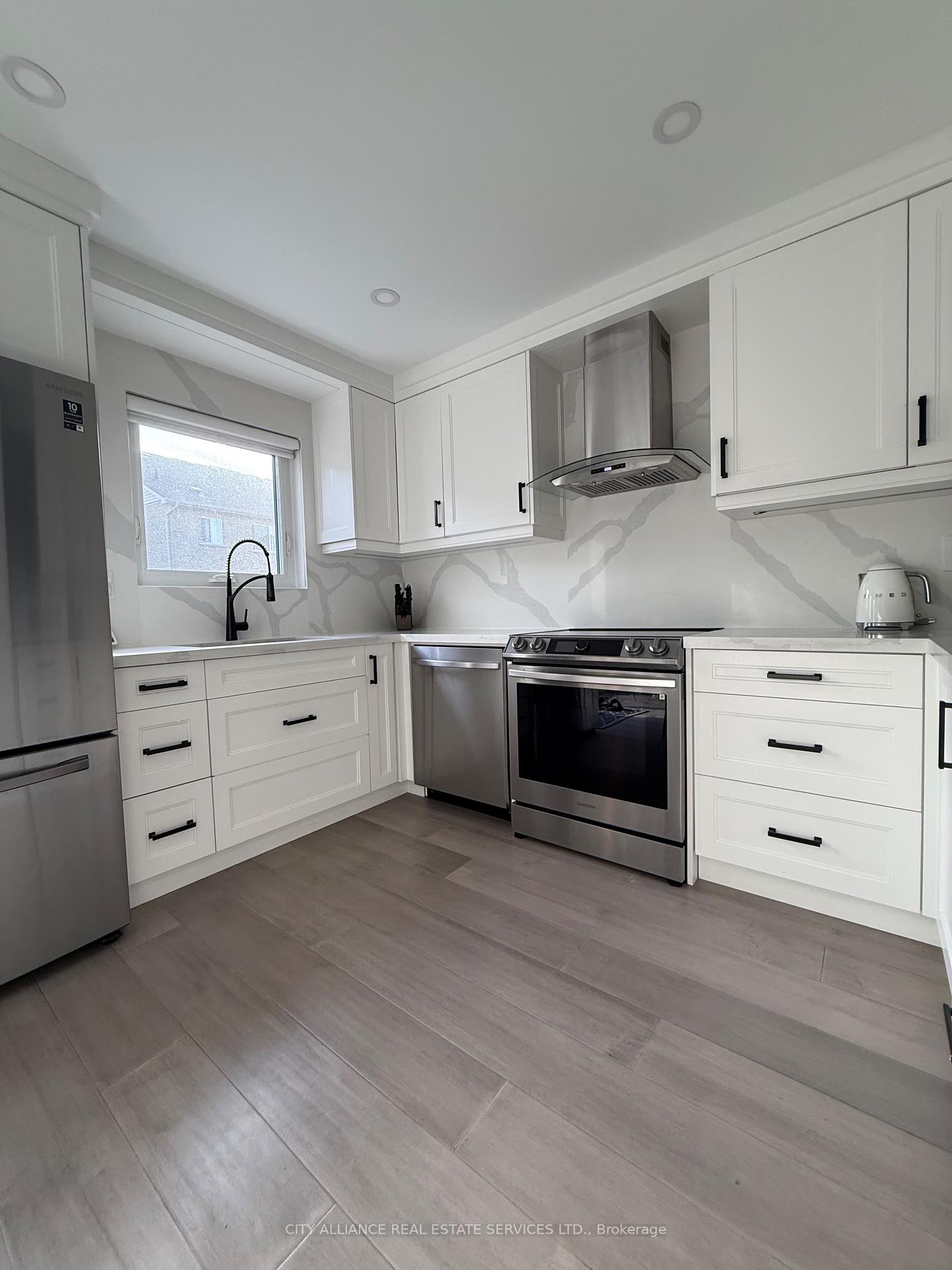 Photo 11 of 61 Knoll Haven Circle, Caledon, Bolton North — HOMEH