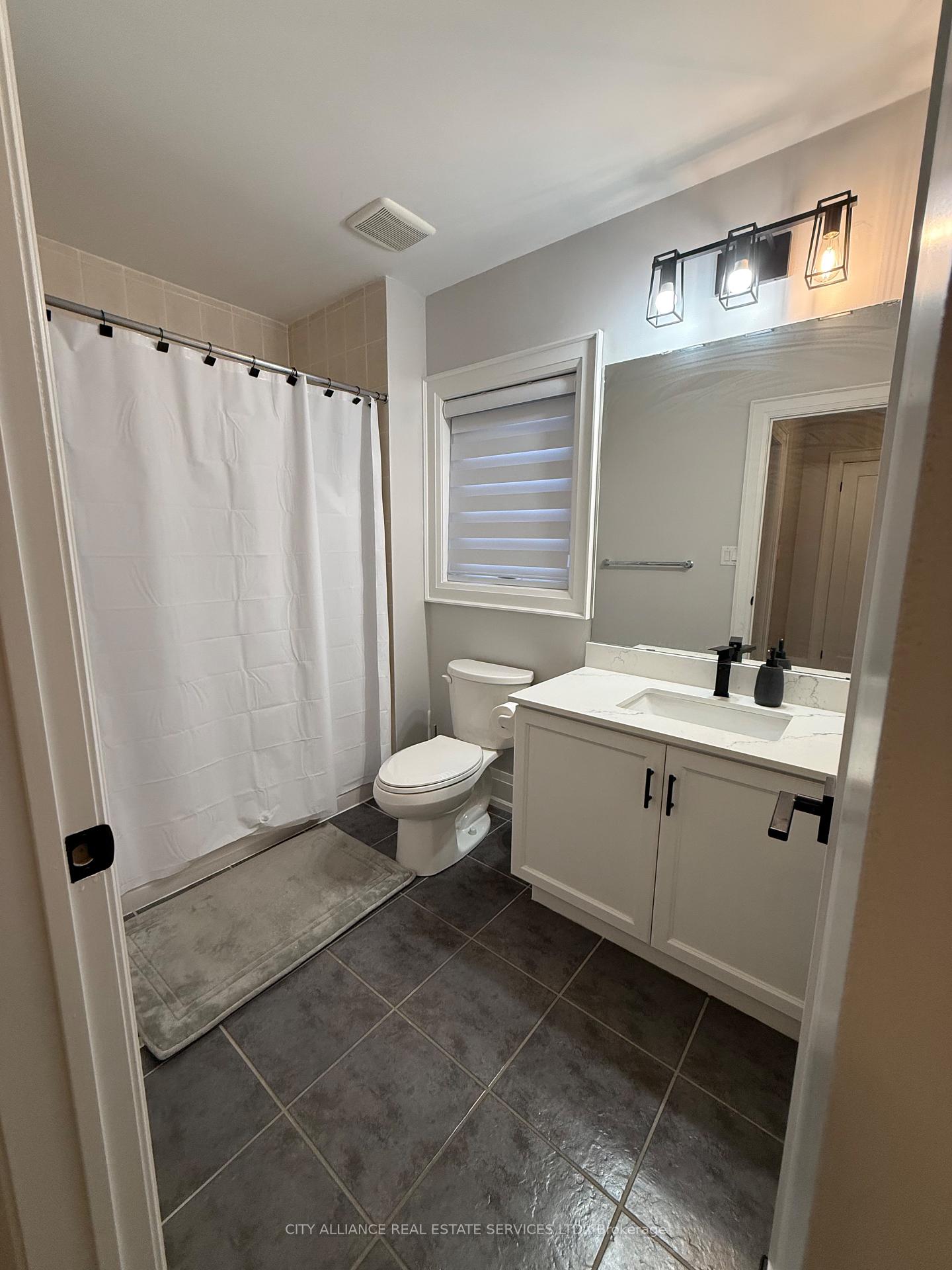 Photo 21 of 61 Knoll Haven Circle, Caledon, Bolton North — HOMEH
