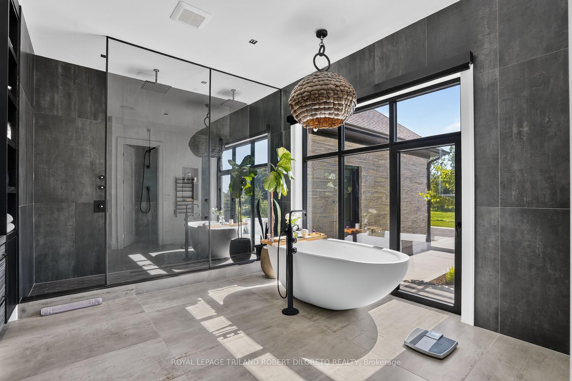 Photo 19 of 1681 Gainsborough Road, London, North E — HOMEH