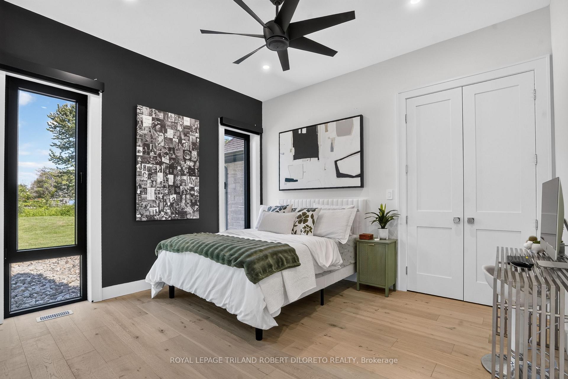 Photo 23 of 1681 Gainsborough Road, London, North E — HOMEH