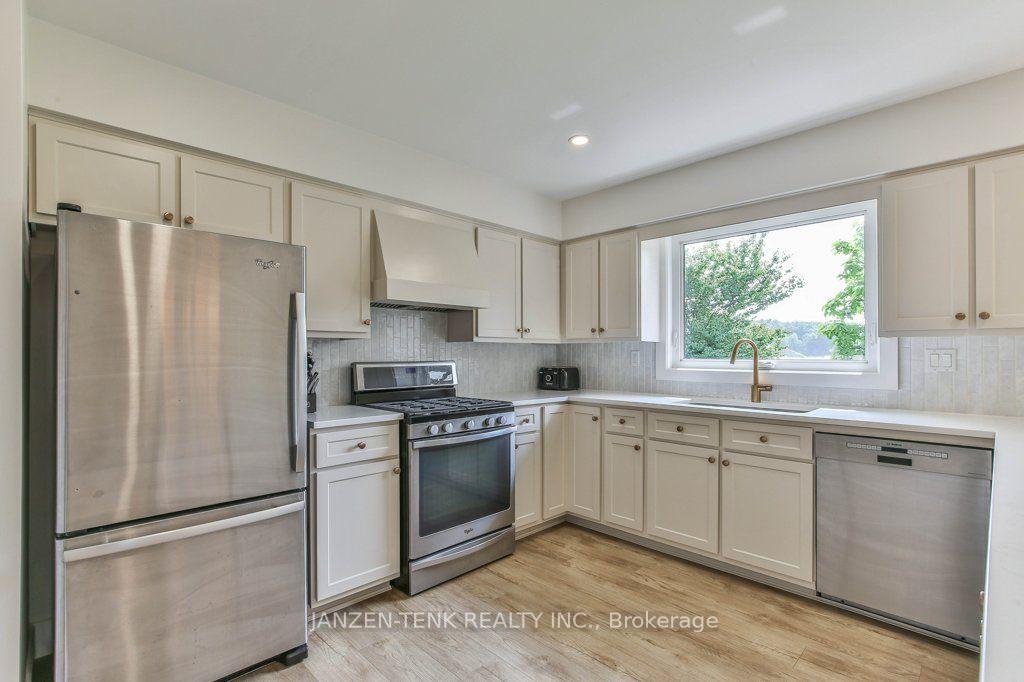 Photo 12 of 492 19 Highway, Tillsonburg — HOMEH