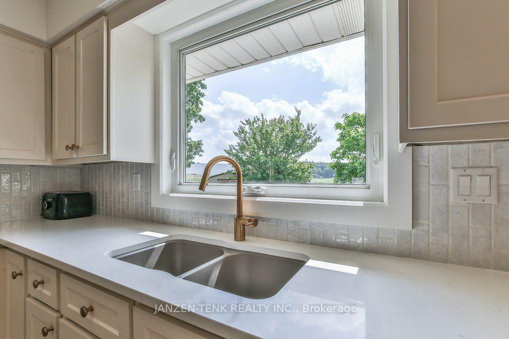 Photo 14 of 492 19 Highway, Tillsonburg — HOMEH