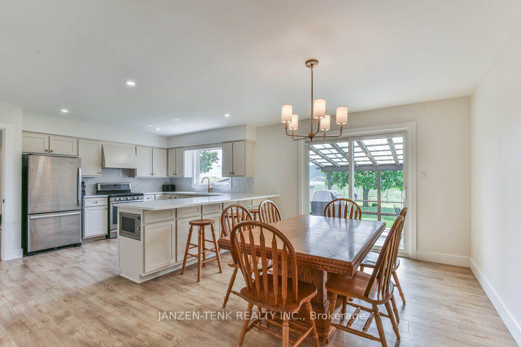 Photo 16 of 492 19 Highway, Tillsonburg — HOMEH