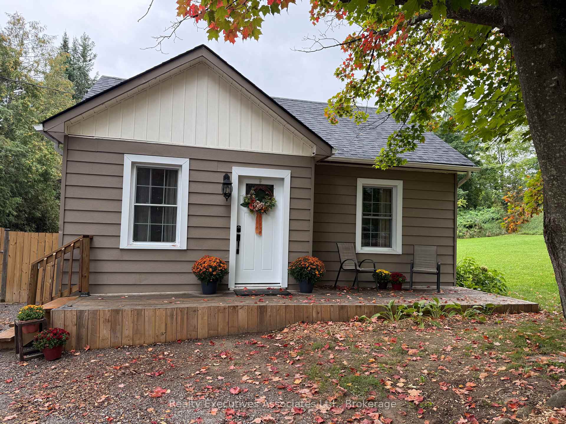 Photo 2 of 909 Mount Pleasant Road, Cavan Monaghan, Cavan Twp — HOMEH