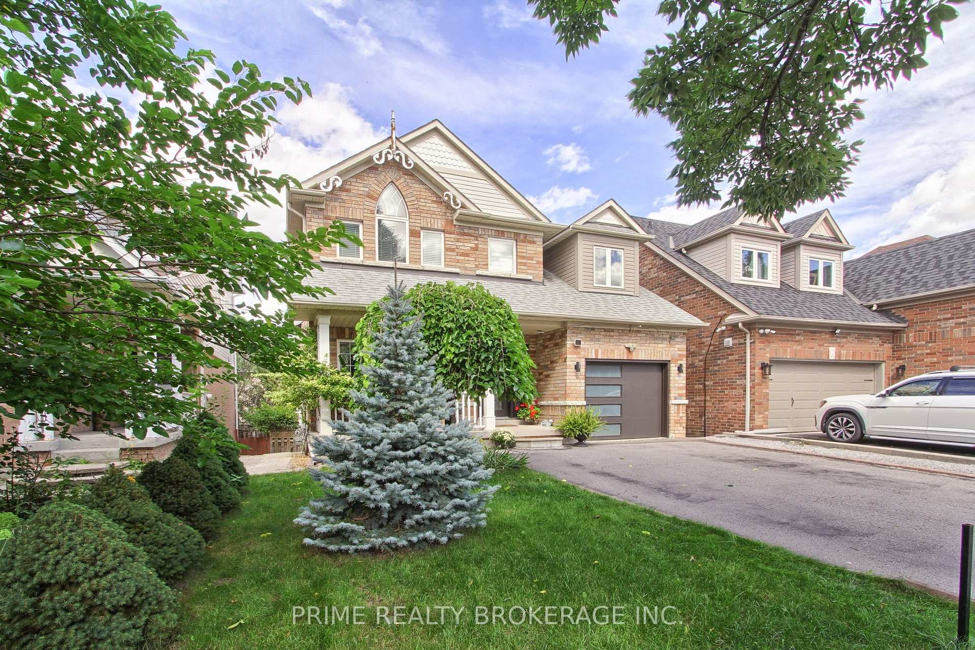 Photo 2 of 66 Earl Stewart Drive, Aurora, Bayview Wellington — HOMEH