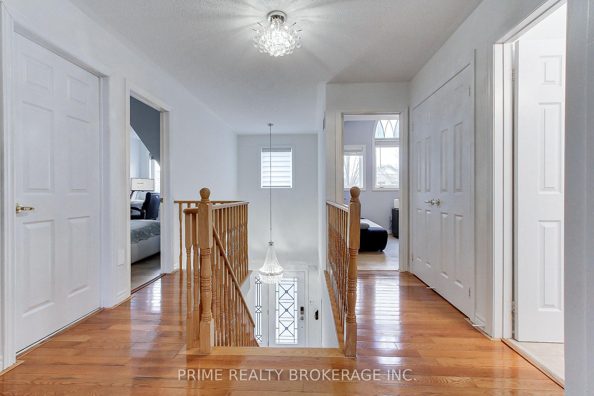 Photo 15 of 66 Earl Stewart Drive, Aurora, Bayview Wellington — HOMEH