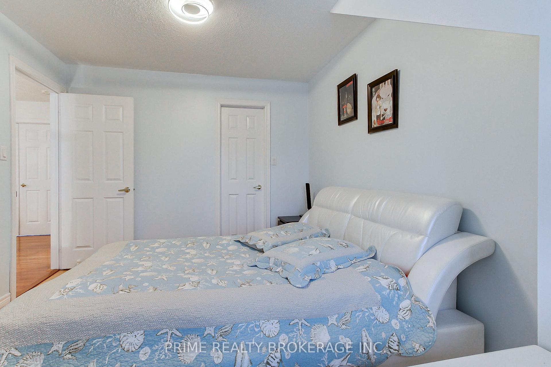 Photo 22 of 66 Earl Stewart Drive, Aurora, Bayview Wellington — HOMEH