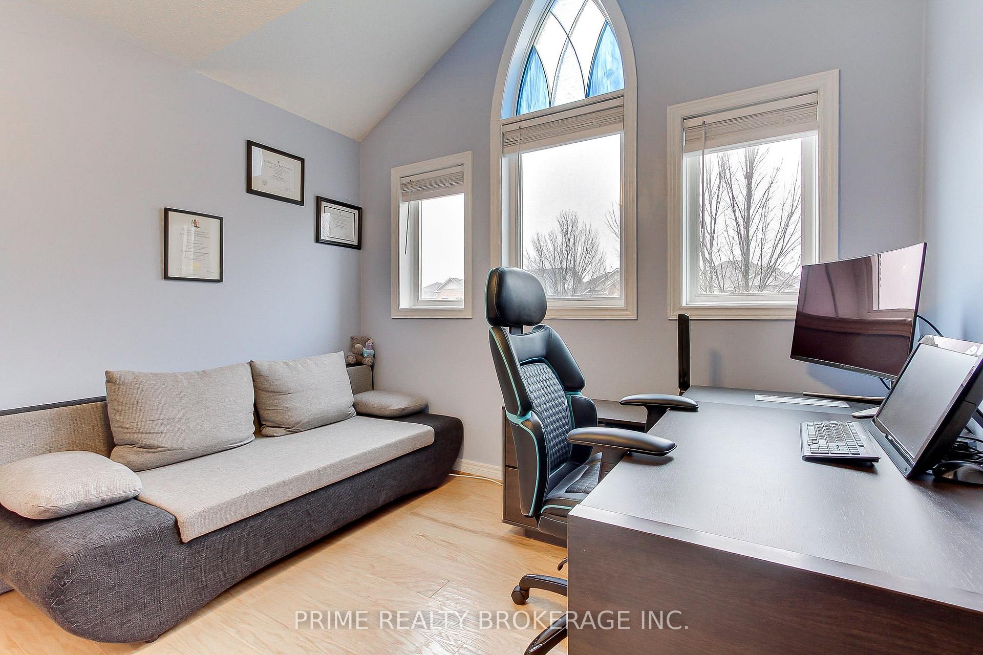 Photo 24 of 66 Earl Stewart Drive, Aurora, Bayview Wellington — HOMEH