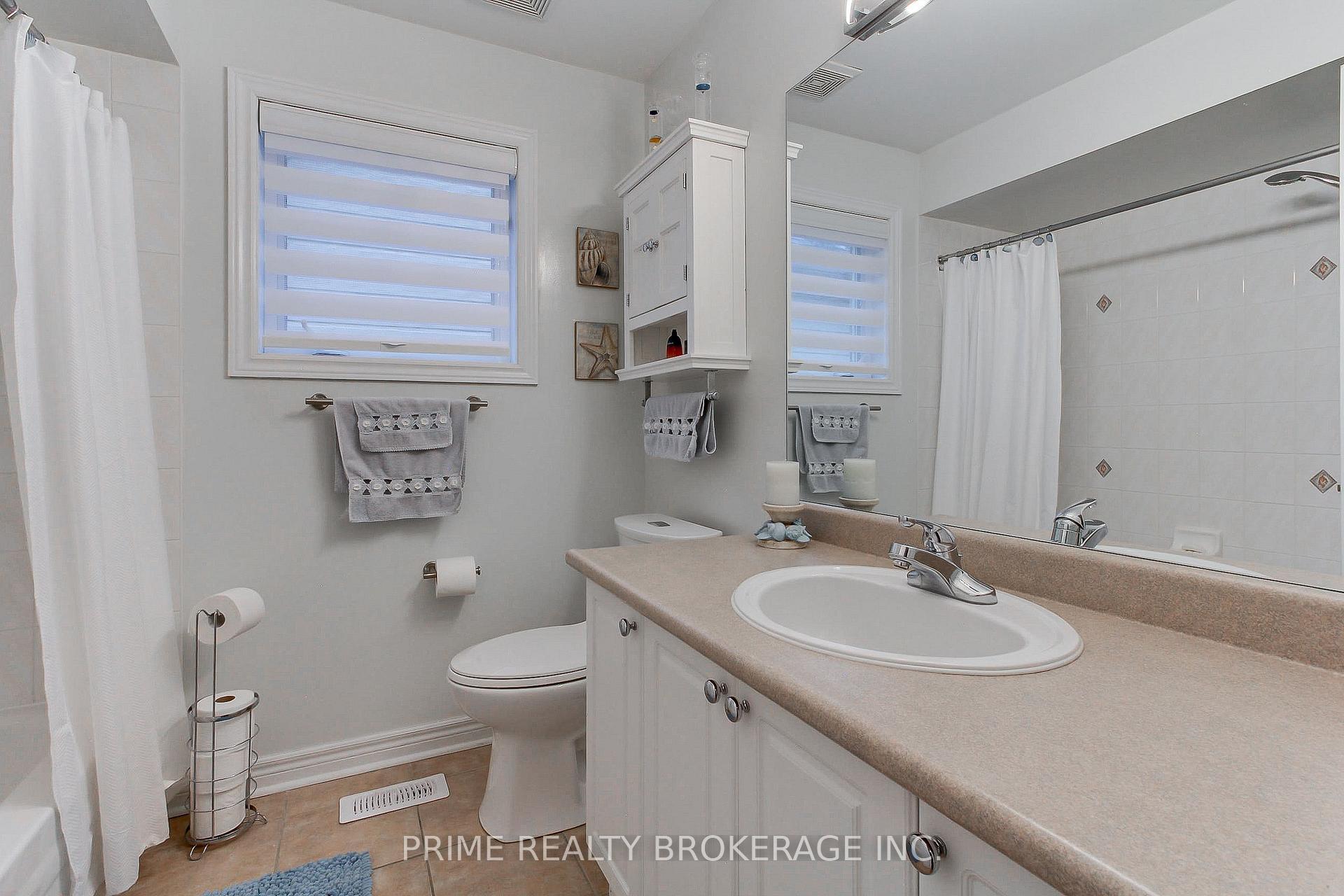 Photo 25 of 66 Earl Stewart Drive, Aurora, Bayview Wellington — HOMEH