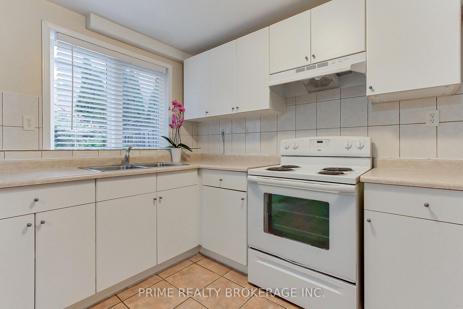 Photo 29 of 66 Earl Stewart Drive, Aurora, Bayview Wellington — HOMEH
