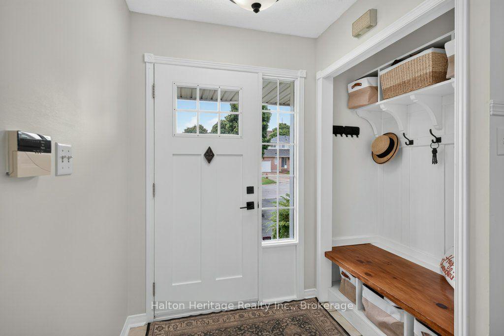 Photo 6 of 2 Luciano Court, Hamilton, Crerar — HOMEH