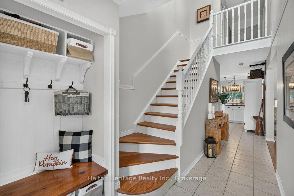 Photo 7 of 2 Luciano Court, Hamilton, Crerar — HOMEH