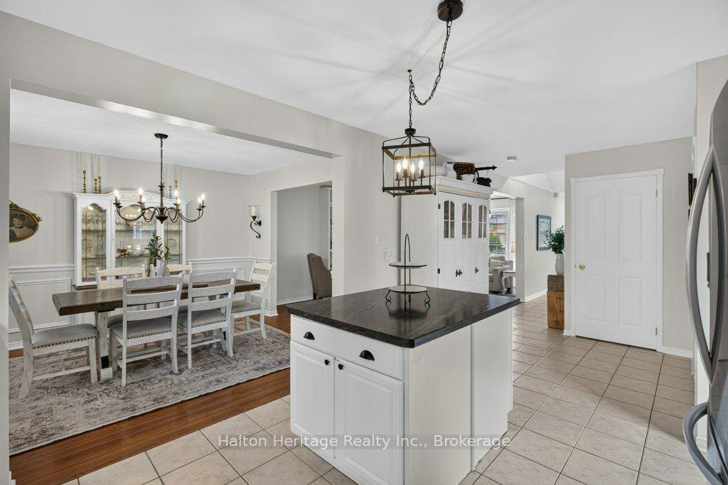 Photo 16 of 2 Luciano Court, Hamilton, Crerar — HOMEH
