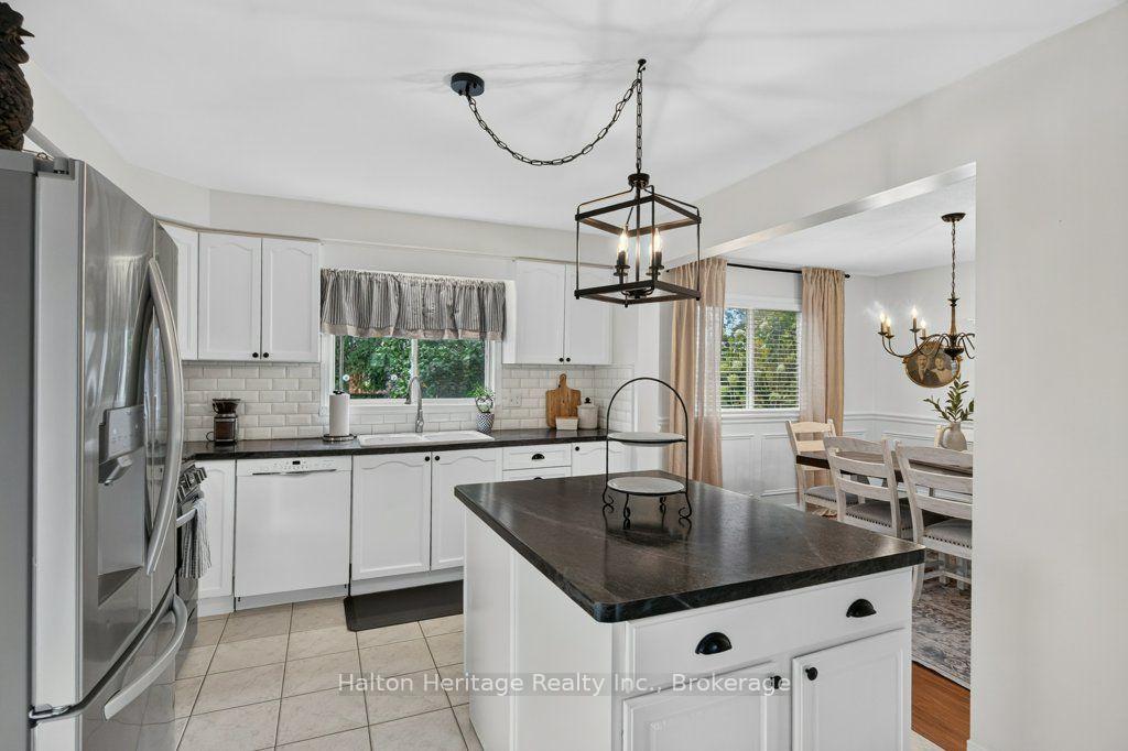 Photo 18 of 2 Luciano Court, Hamilton, Crerar — HOMEH