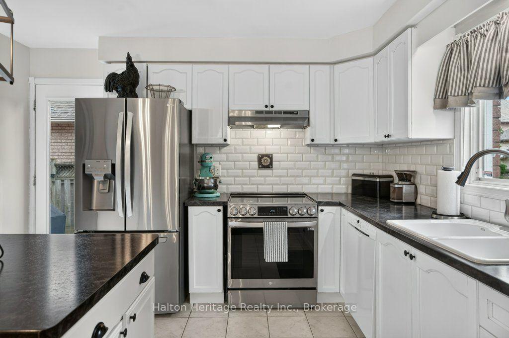 Photo 20 of 2 Luciano Court, Hamilton, Crerar — HOMEH