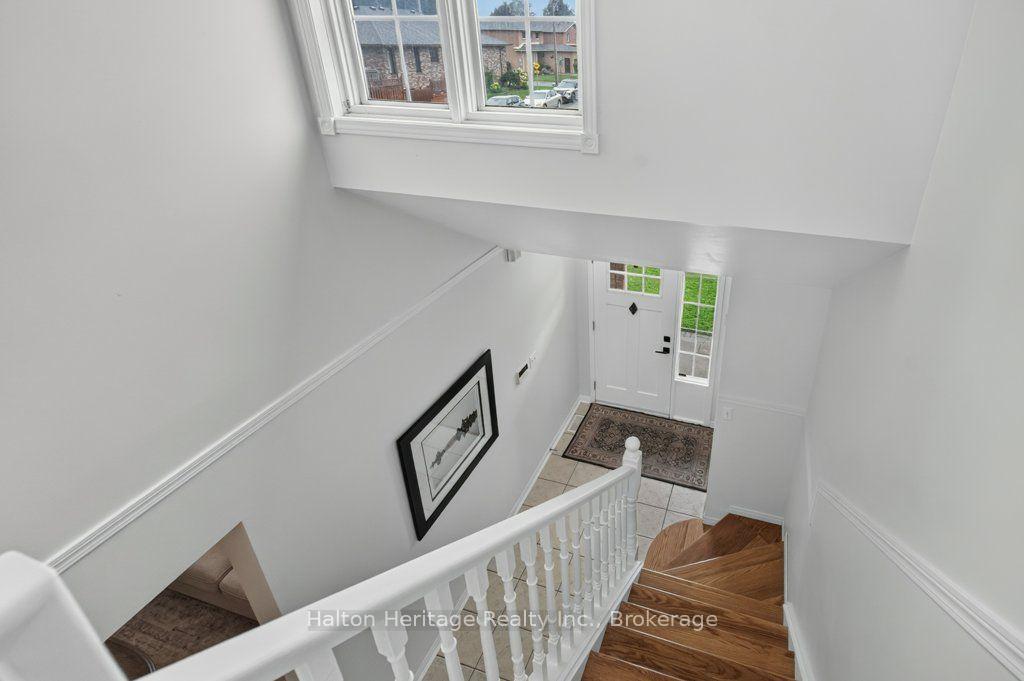 Photo 22 of 2 Luciano Court, Hamilton, Crerar — HOMEH
