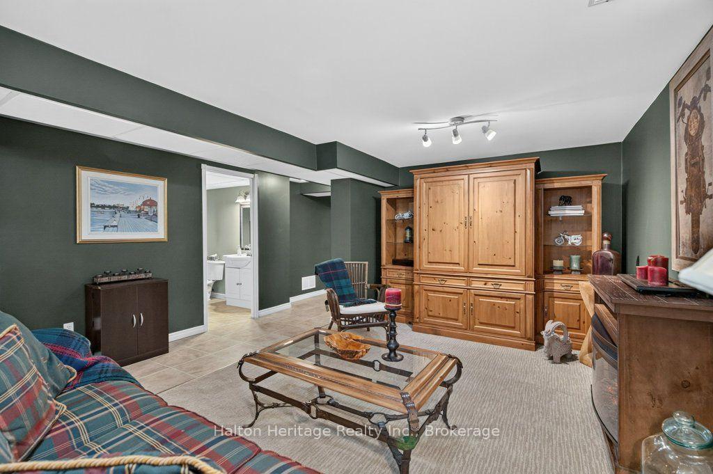 Photo 33 of 2 Luciano Court, Hamilton, Crerar — HOMEH