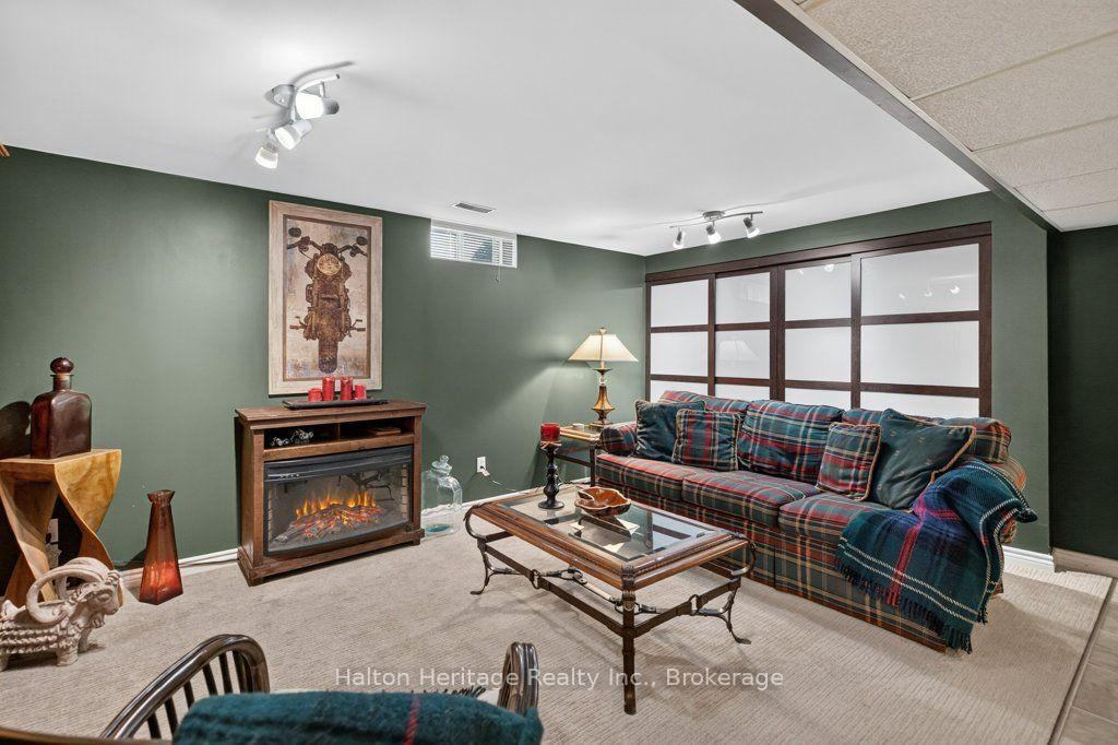 Photo 34 of 2 Luciano Court, Hamilton, Crerar — HOMEH
