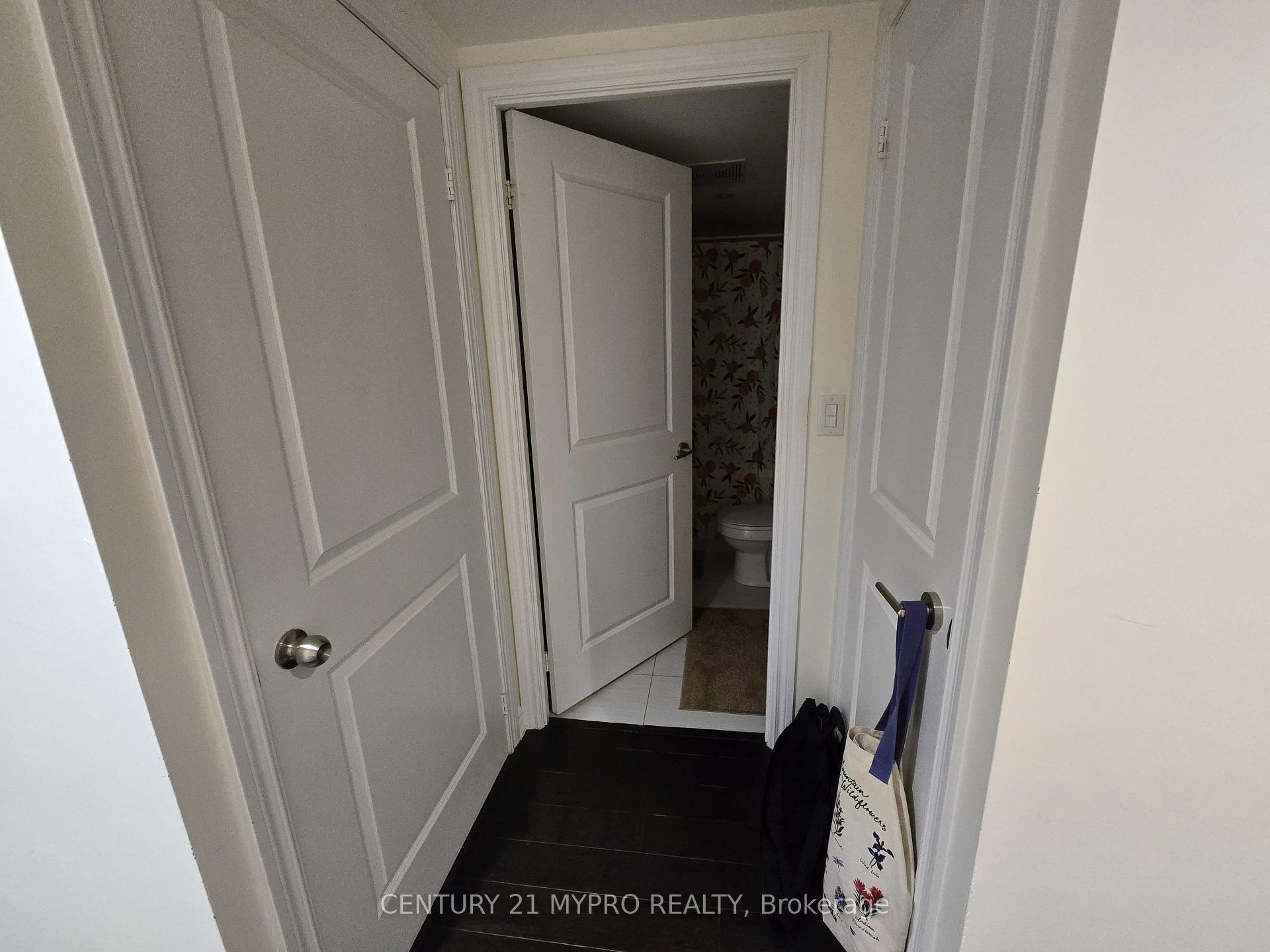 Photo 2 of Unit 2506, 386 Yonge Street, Toronto, Bay Street Corridor — HOMEH