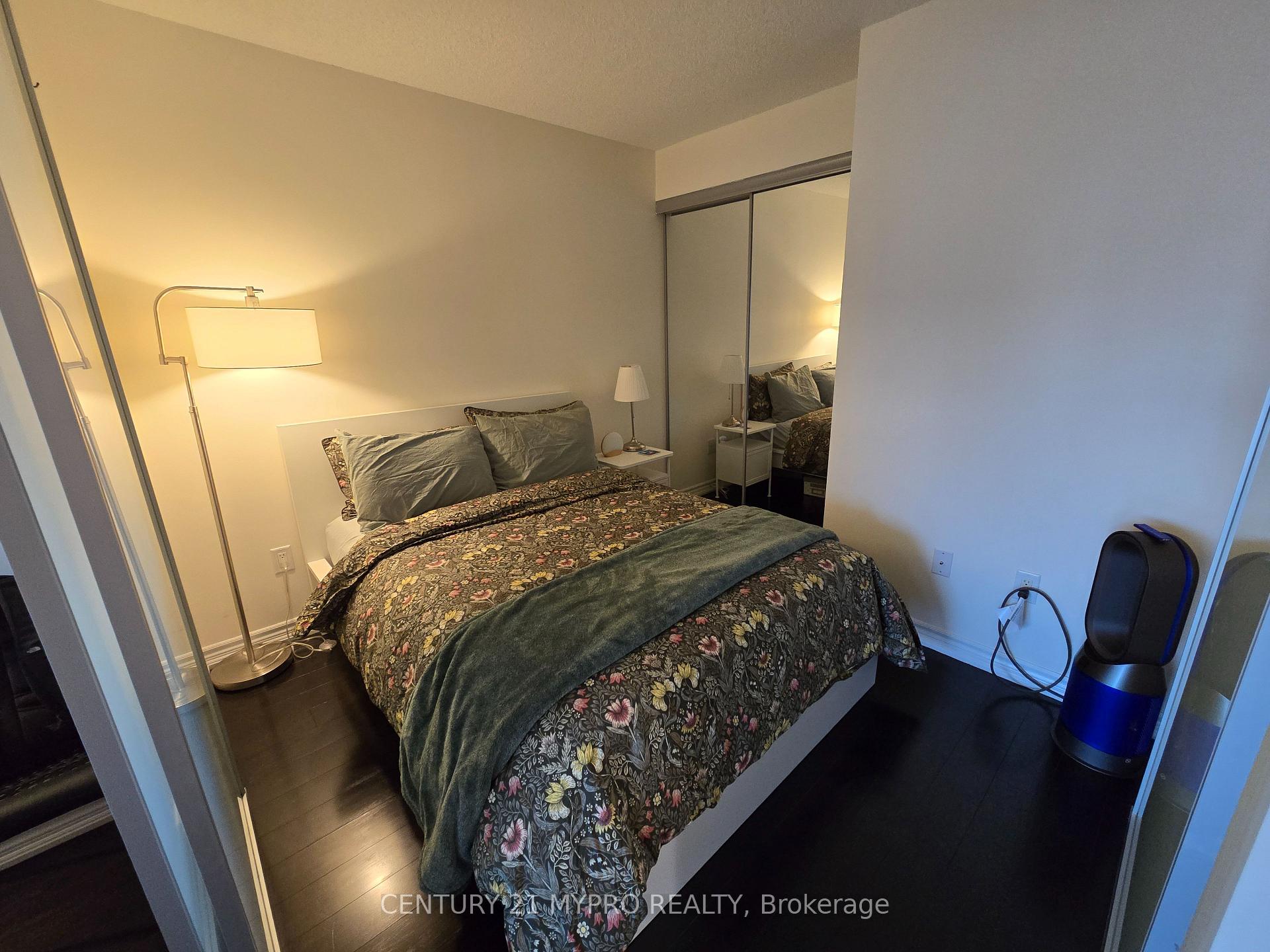 Photo 8 of Unit 2506, 386 Yonge Street, Toronto, Bay Street Corridor — HOMEH