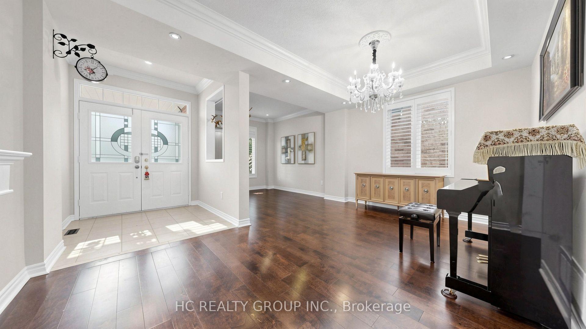 Photo 2 of 232 Stonebridge Drive, Markham, Berczy — HOMEH