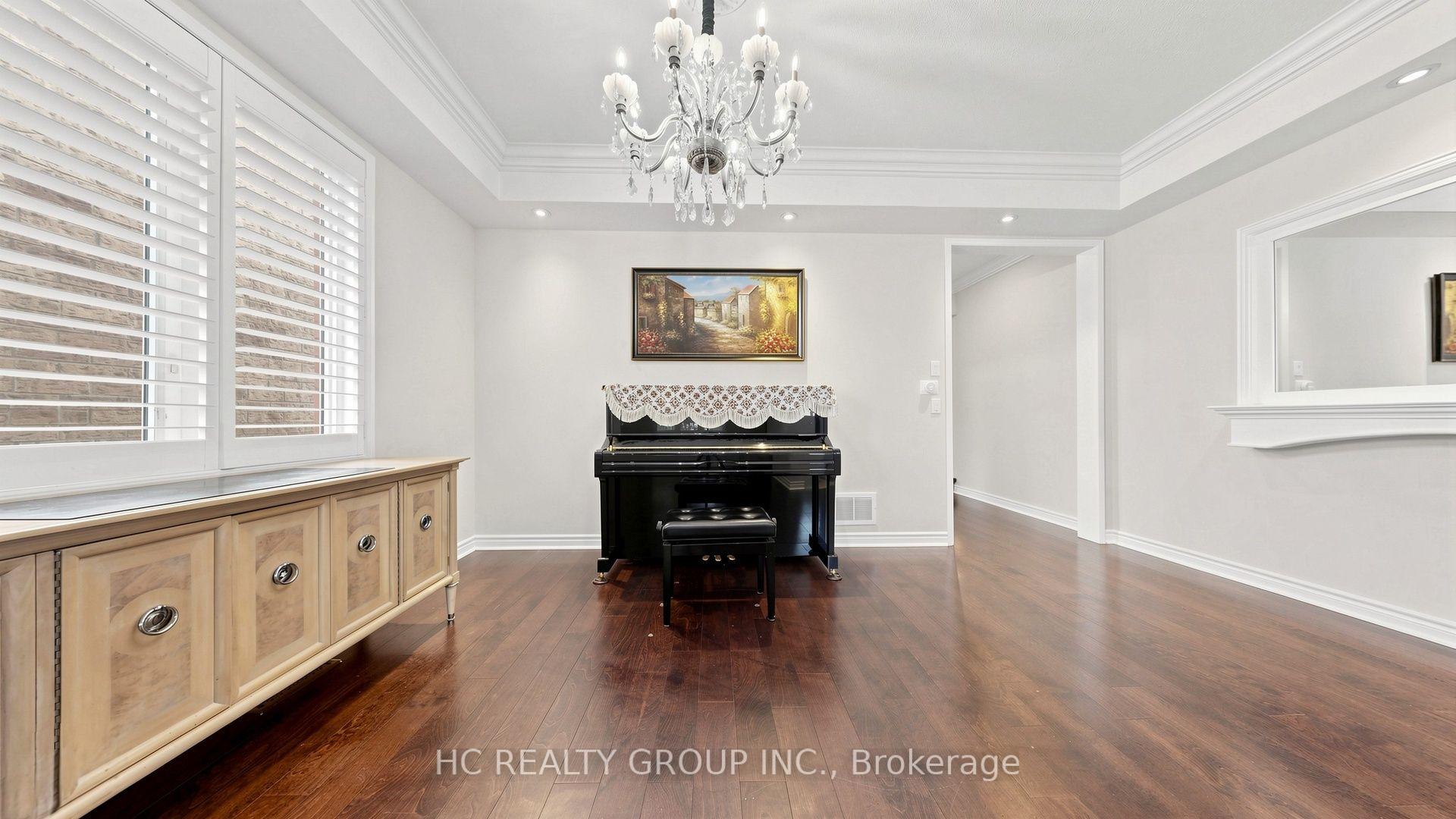 Photo 5 of 232 Stonebridge Drive, Markham, Berczy — HOMEH