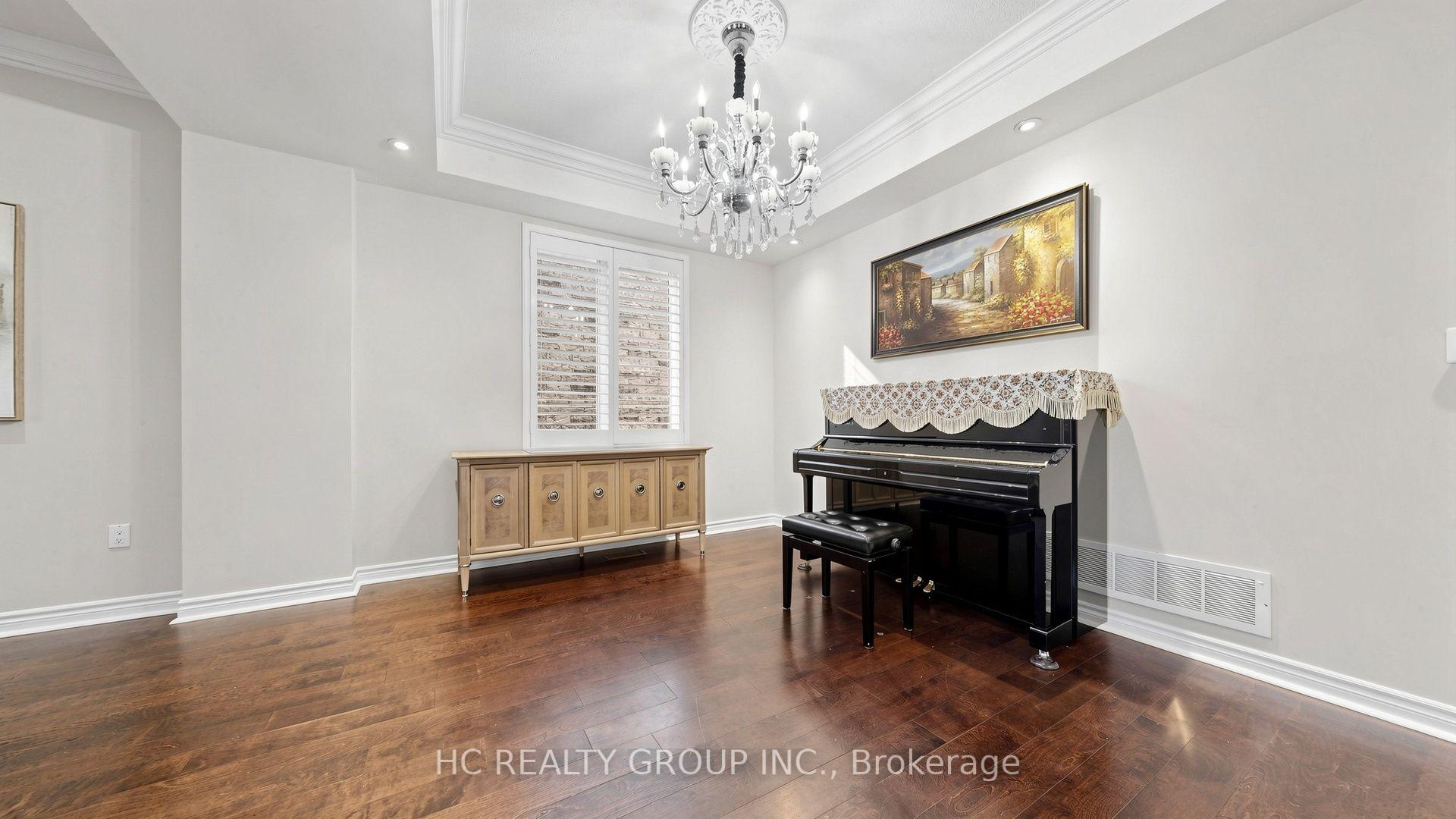 Photo 7 of 232 Stonebridge Drive, Markham, Berczy — HOMEH
