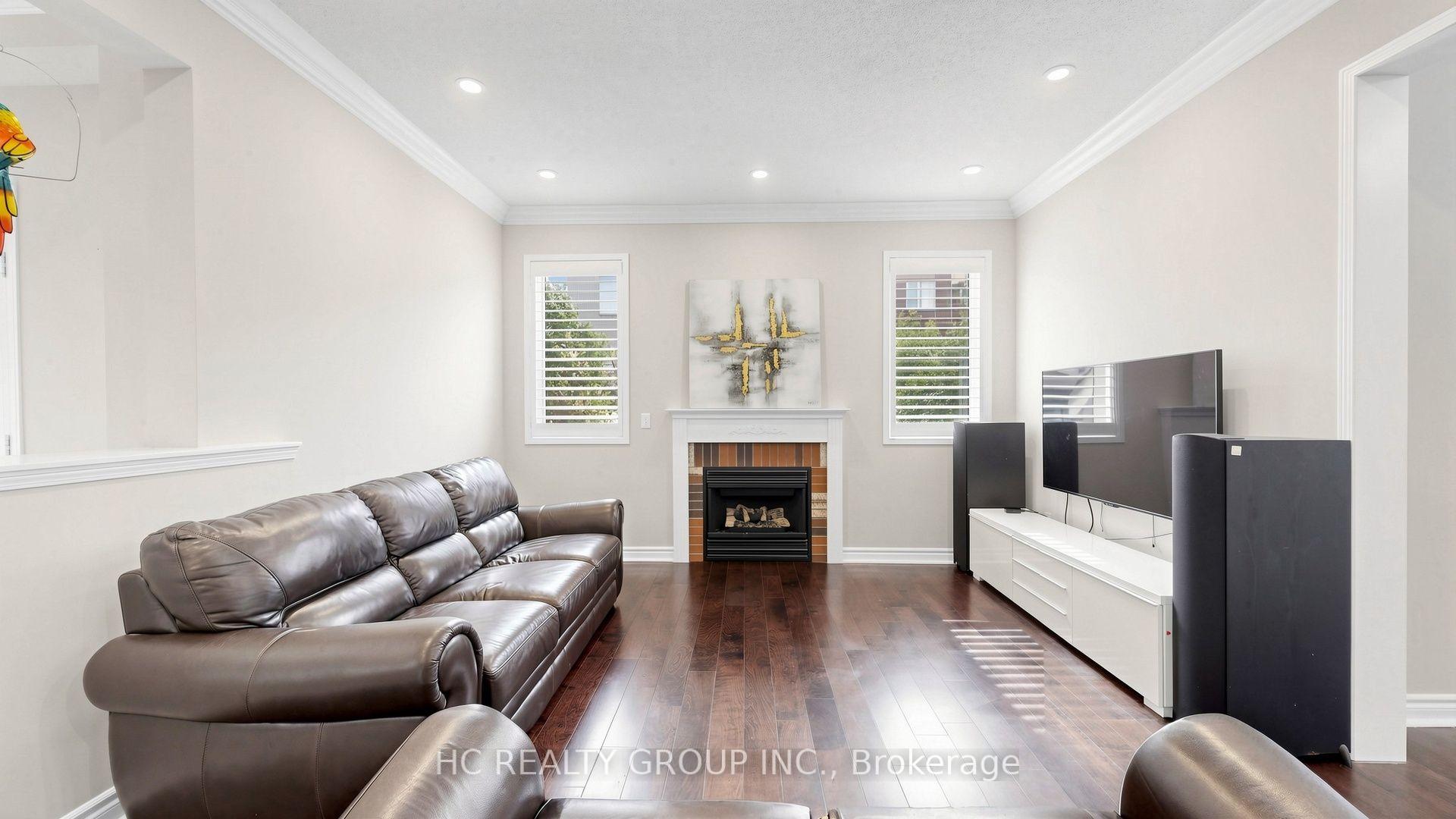 Photo 9 of 232 Stonebridge Drive, Markham, Berczy — HOMEH
