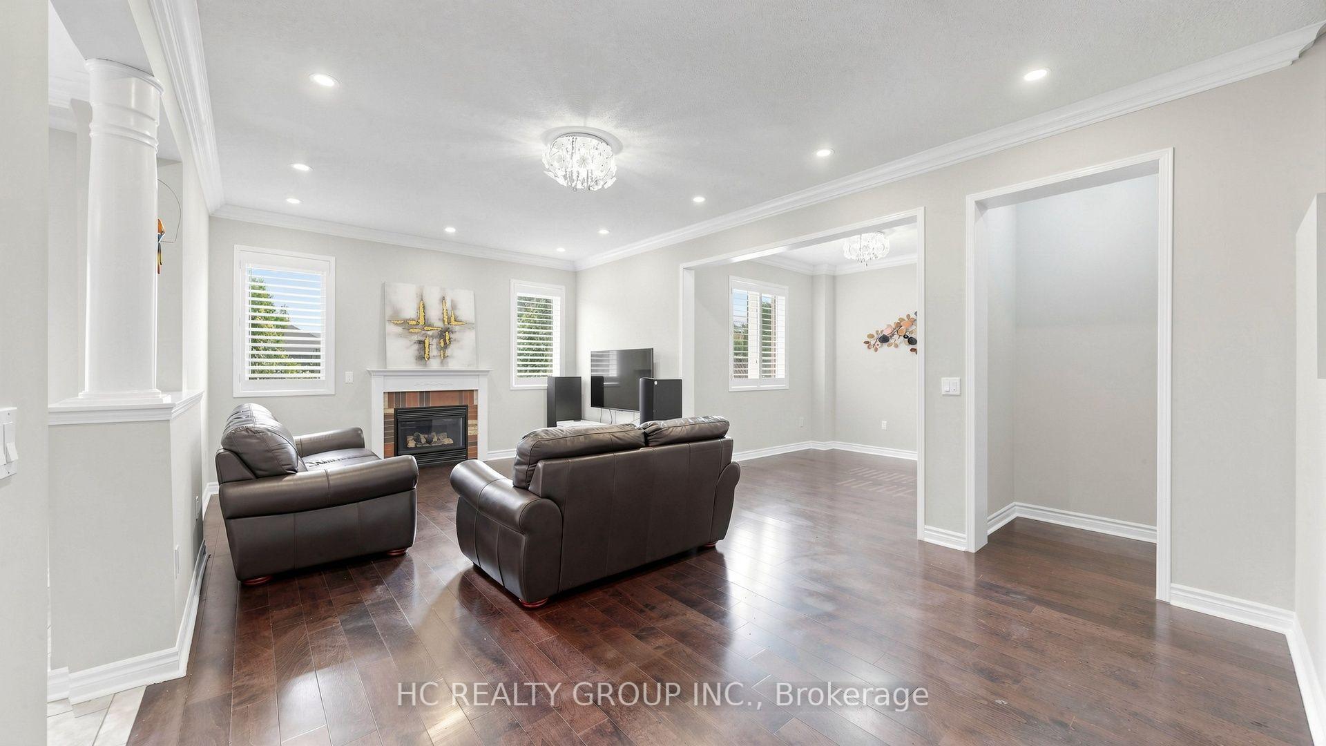 Photo 10 of 232 Stonebridge Drive, Markham, Berczy — HOMEH
