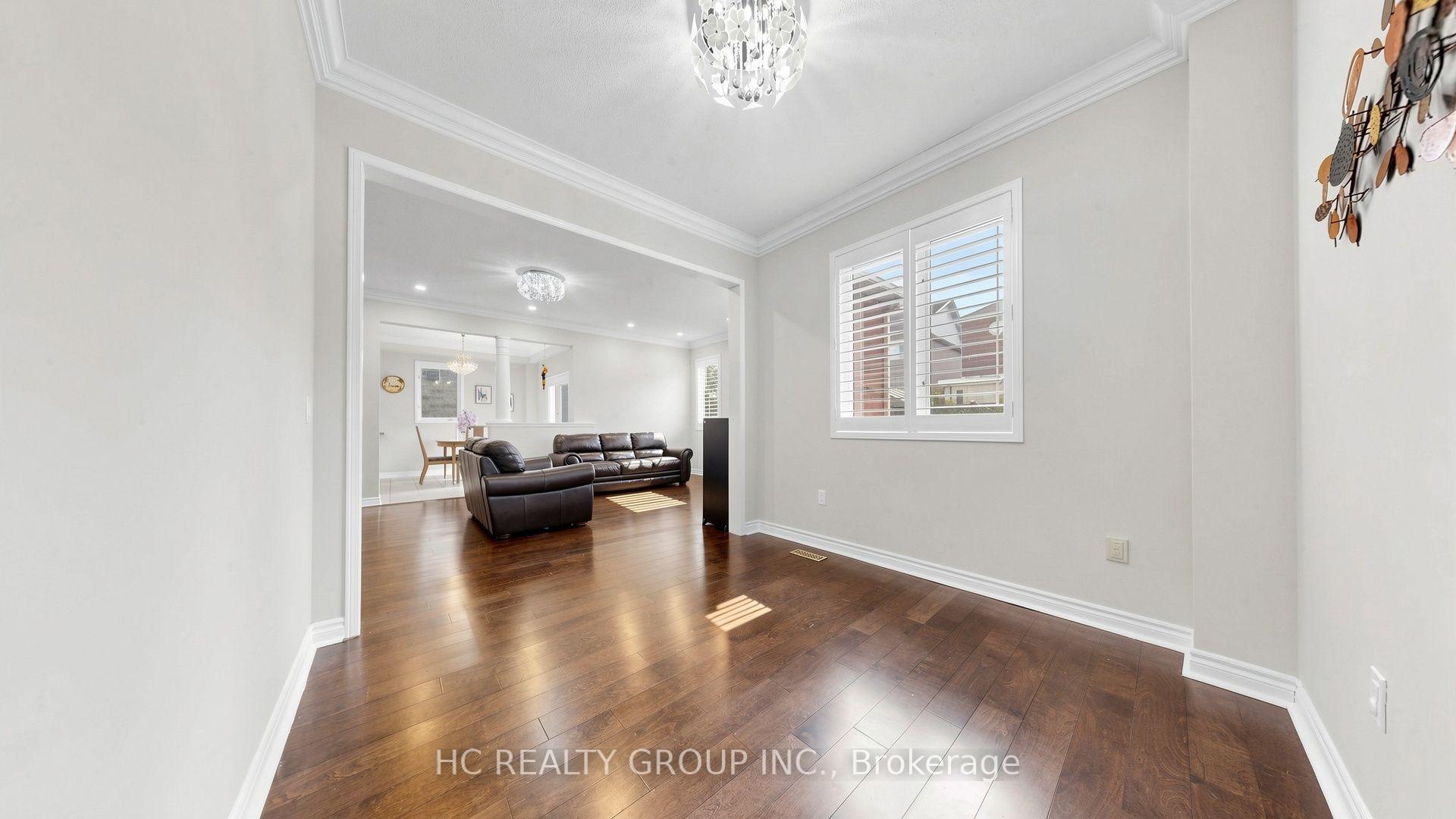 Photo 12 of 232 Stonebridge Drive, Markham, Berczy — HOMEH