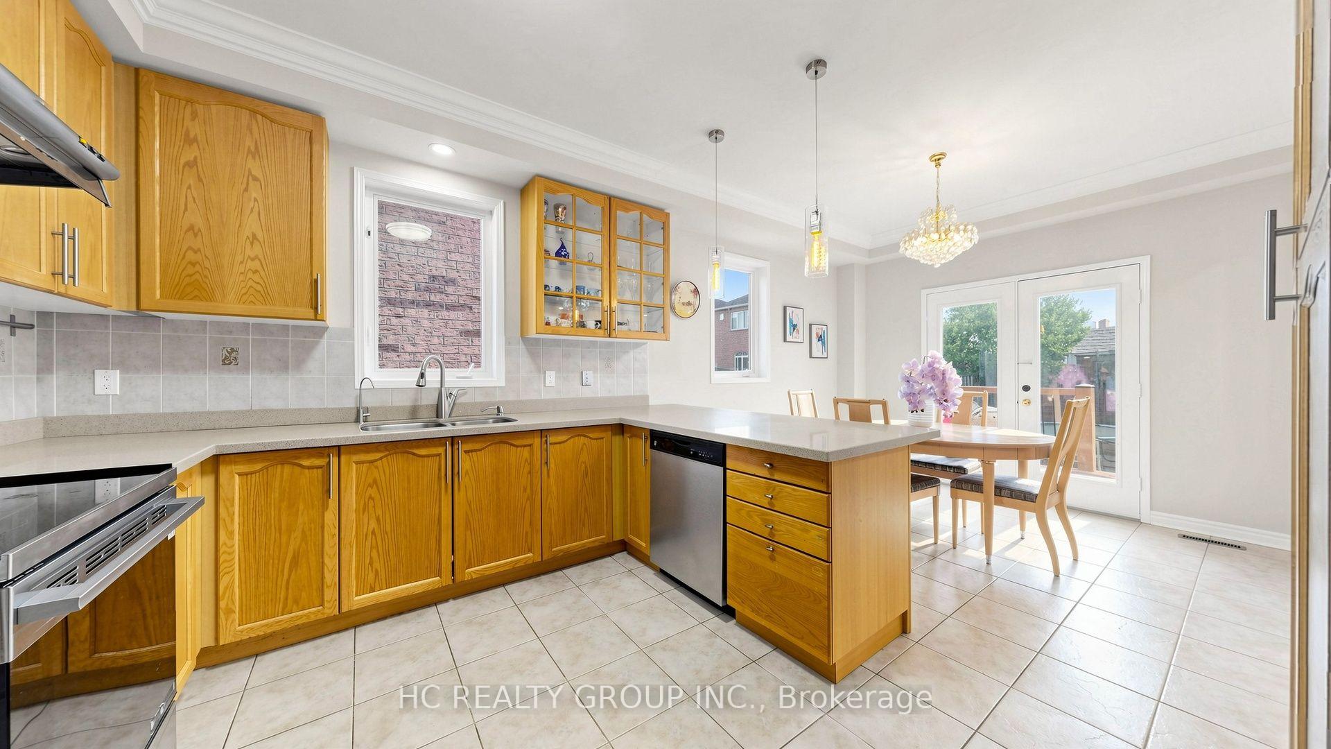 Photo 16 of 232 Stonebridge Drive, Markham, Berczy — HOMEH