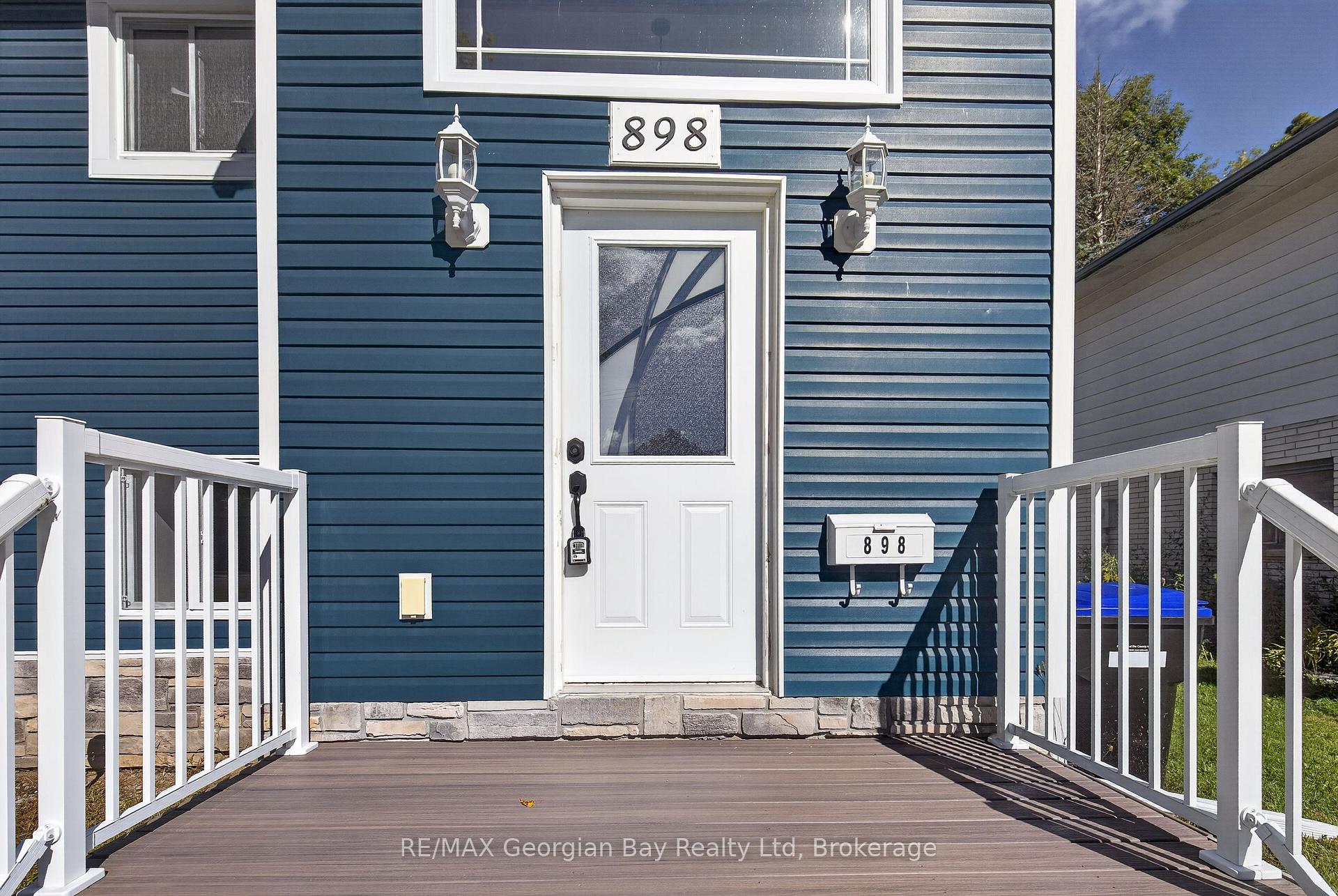Photo 2 of 898 Yonge Street, Midland — HOMEH