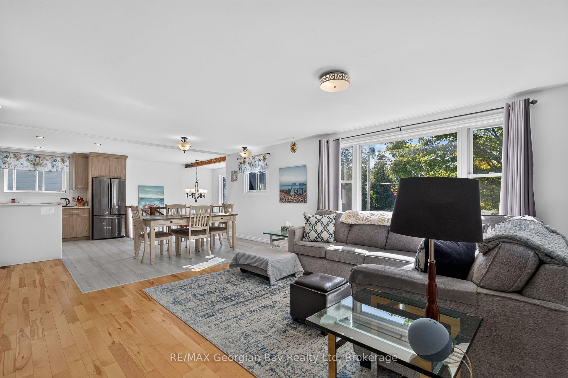 Photo 8 of 898 Yonge Street, Midland — HOMEH