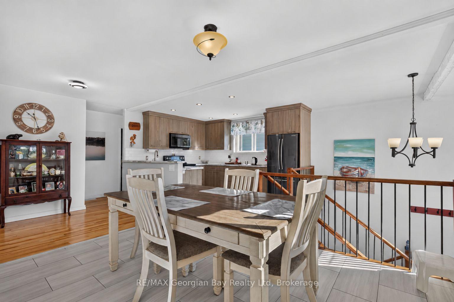 Photo 9 of 898 Yonge Street, Midland — HOMEH
