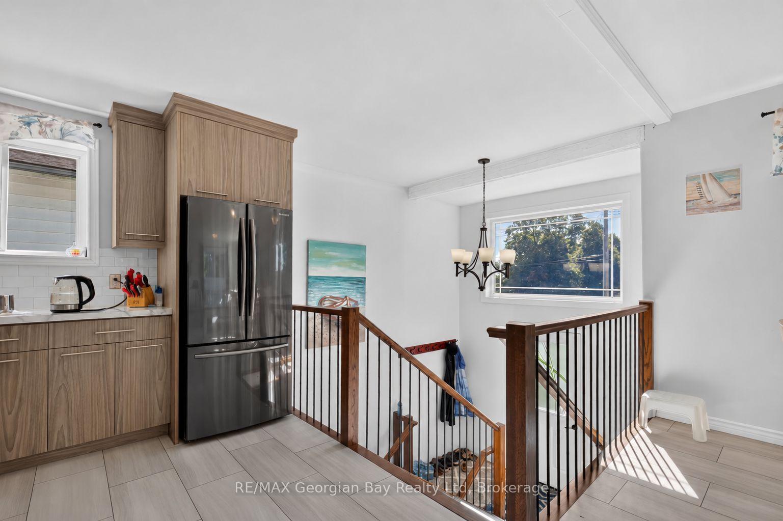 Photo 12 of 898 Yonge Street, Midland — HOMEH