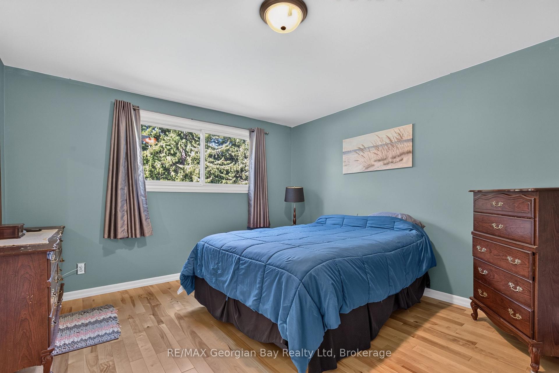 Photo 13 of 898 Yonge Street, Midland — HOMEH
