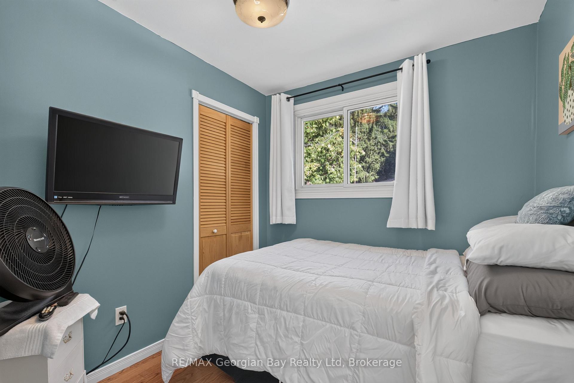 Photo 15 of 898 Yonge Street, Midland — HOMEH