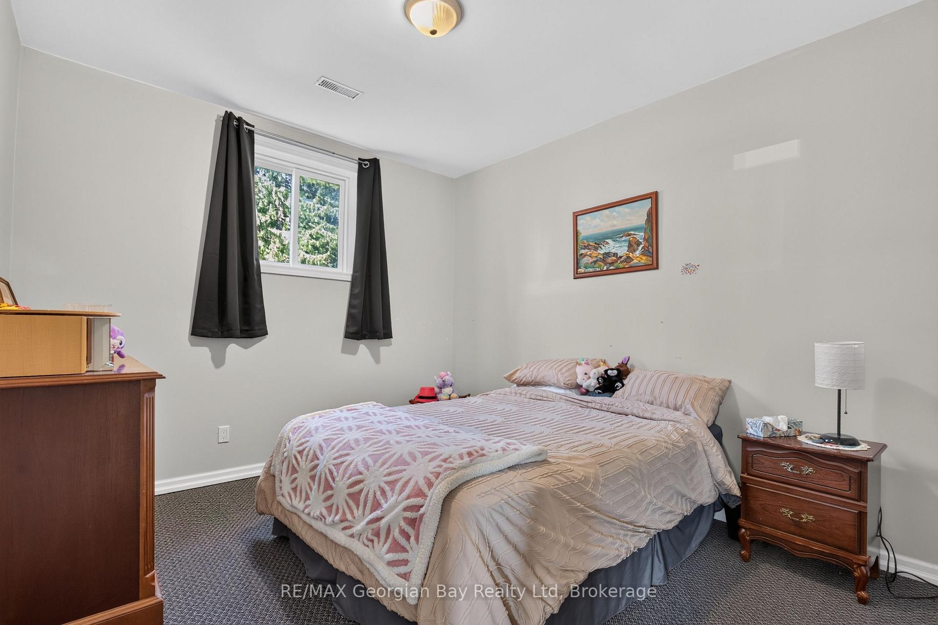 Photo 20 of 898 Yonge Street, Midland — HOMEH
