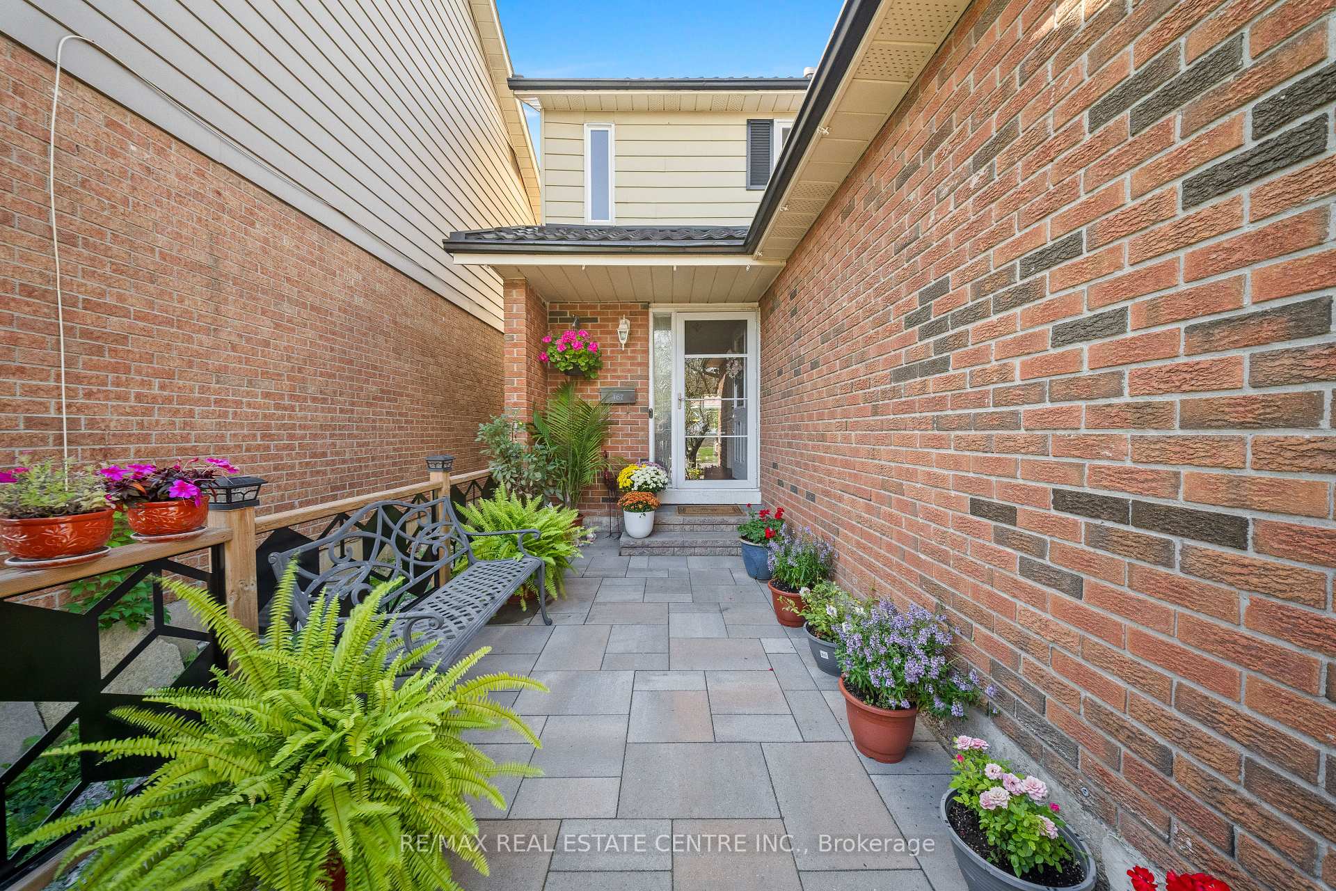 Photo 5 of 467 Hansen Road N, Brampton, Madoc — HOMEH