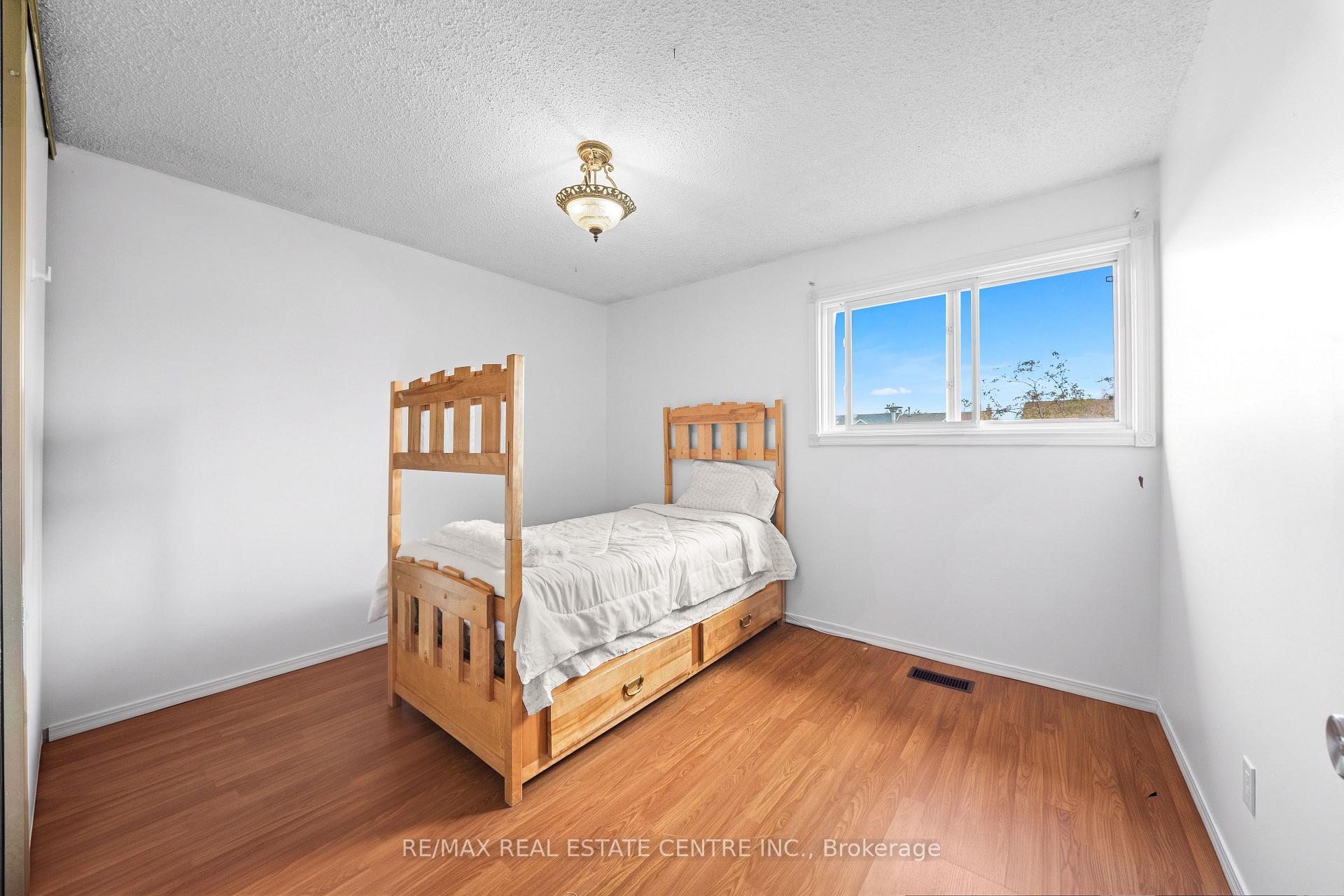 Photo 20 of 467 Hansen Road N, Brampton, Madoc — HOMEH