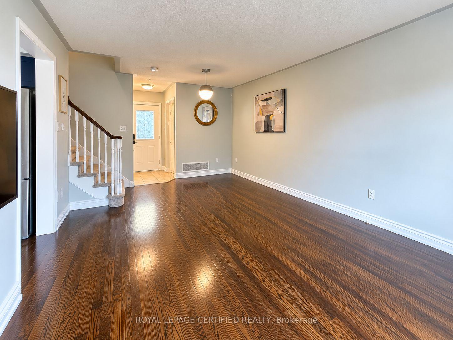 Photo 4 of 604 Hamilton Crescent, Milton, Beaty — HOMEH