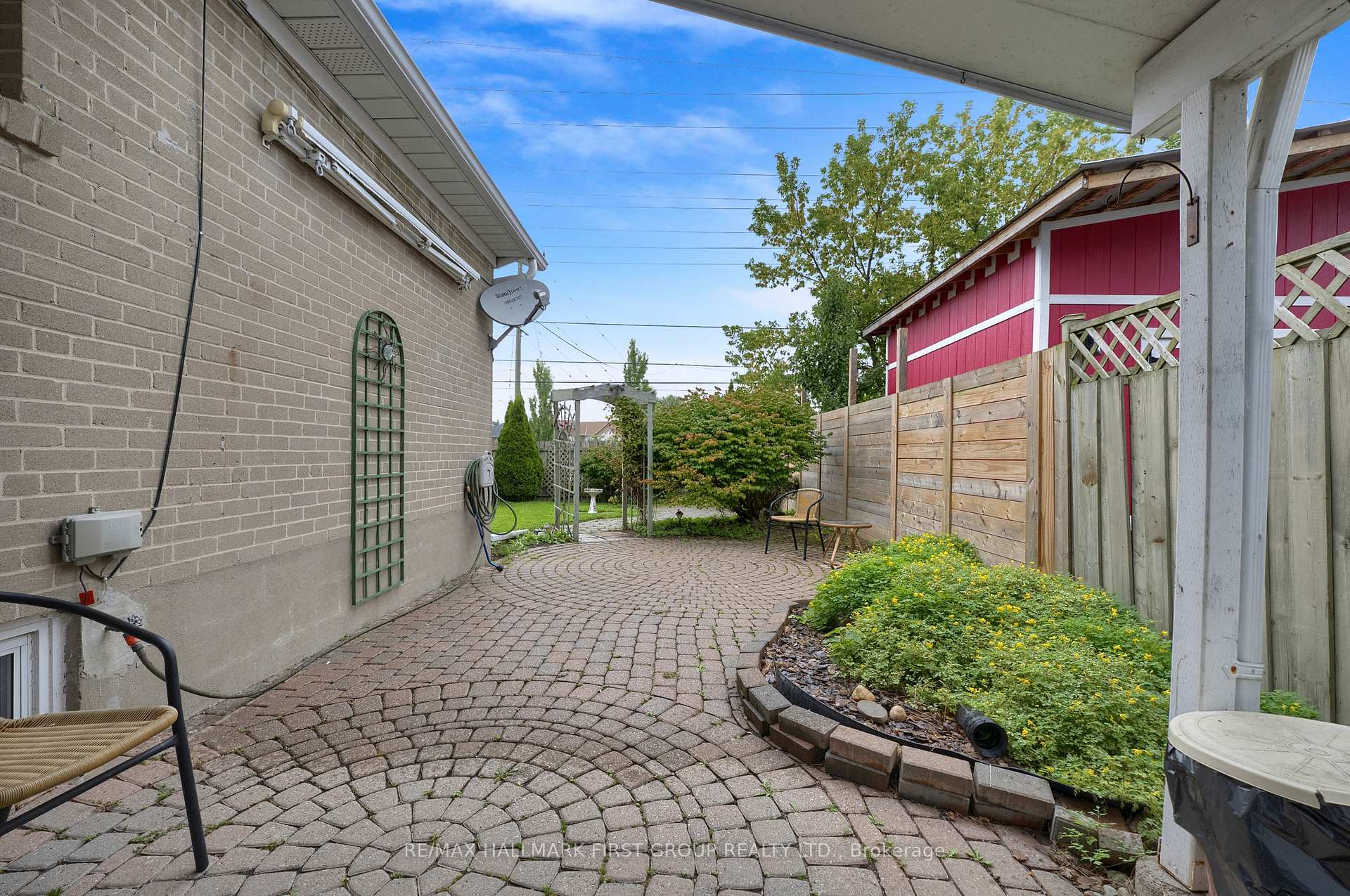 Photo 5 of 35 Tulloch Drive, Ajax, South East — HOMEH