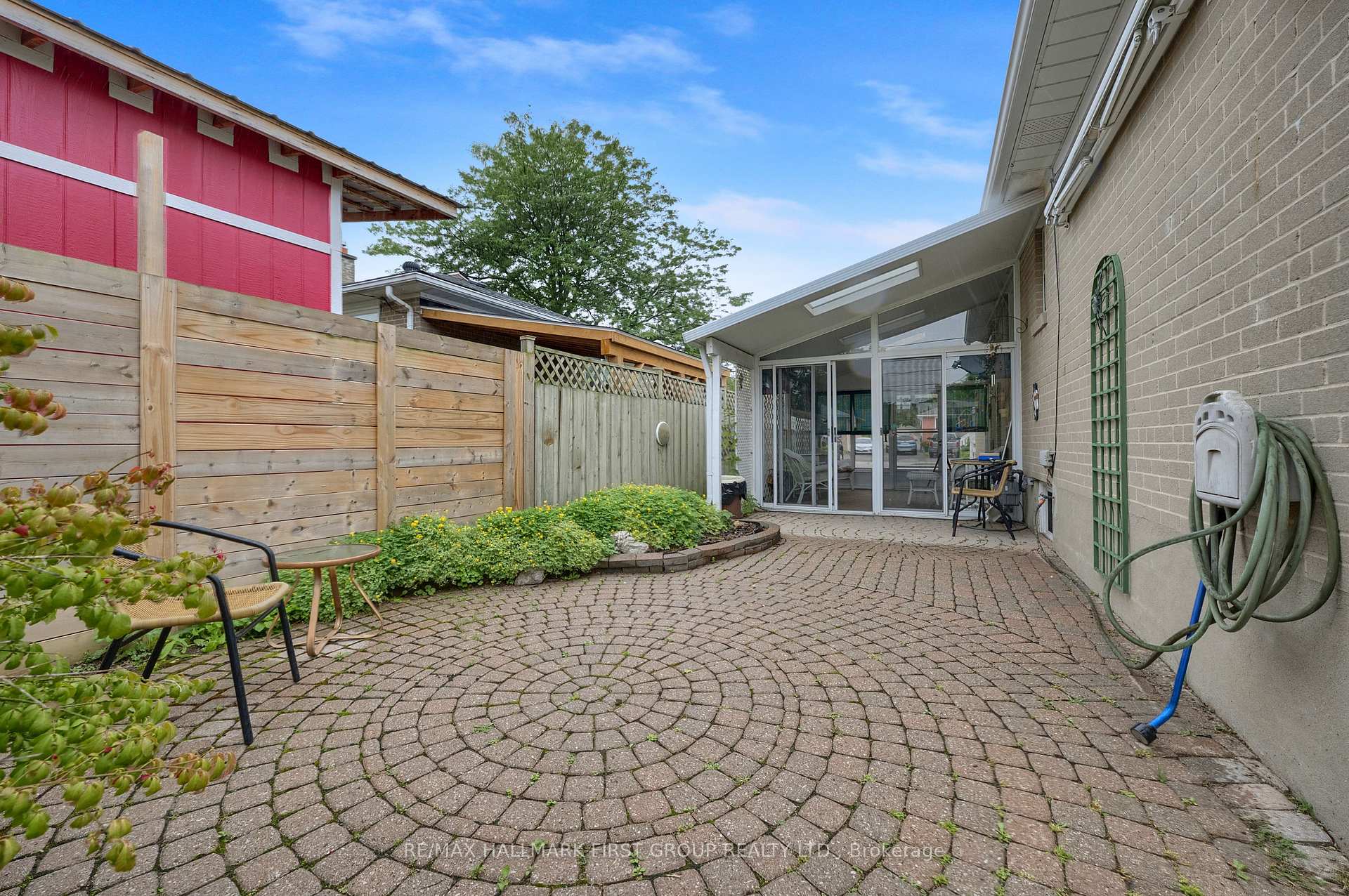 Photo 6 of 35 Tulloch Drive, Ajax, South East — HOMEH