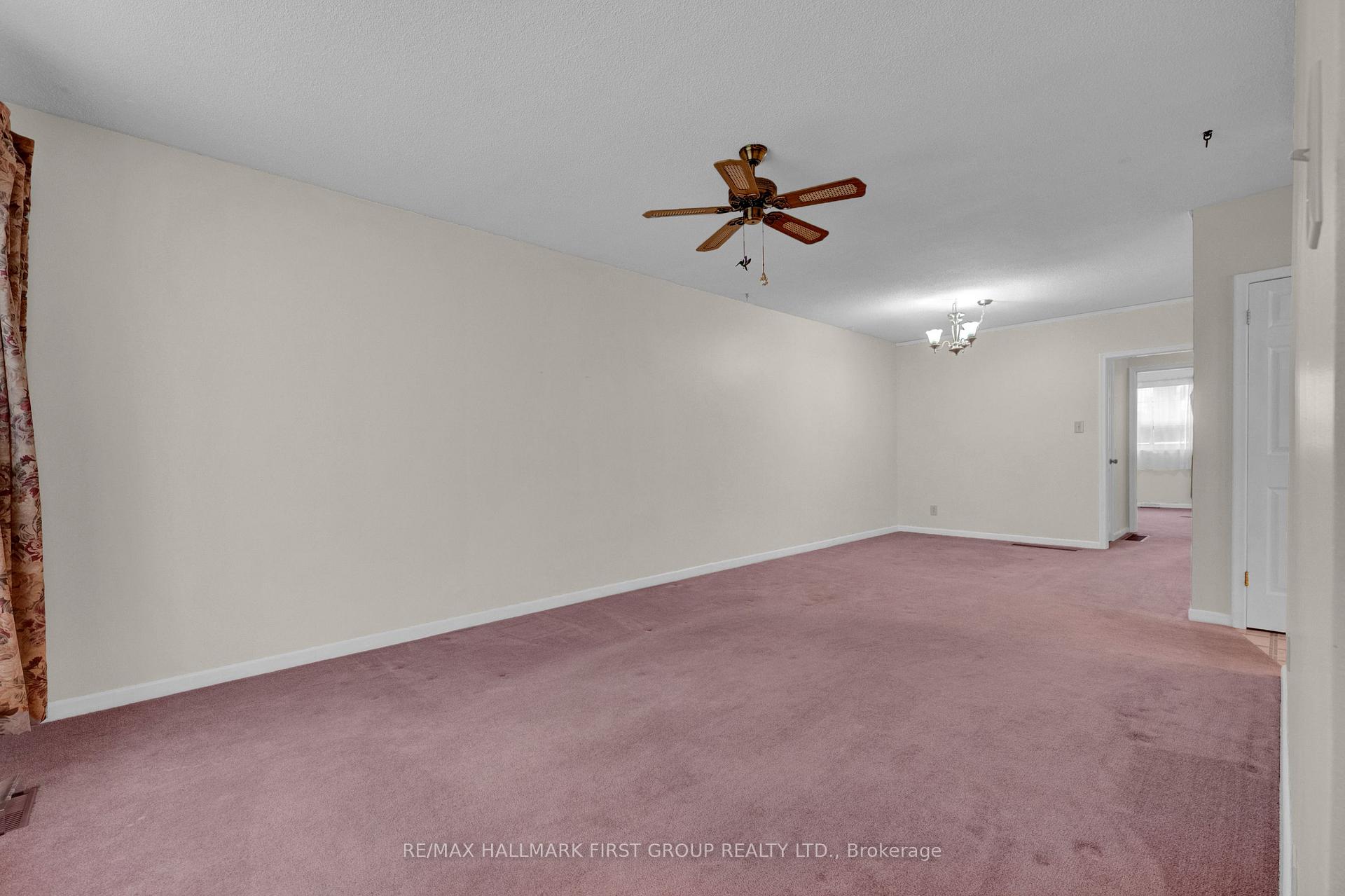 Photo 8 of 35 Tulloch Drive, Ajax, South East — HOMEH